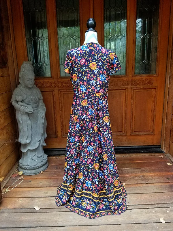 Wrap Dresses for Adjustable -MAXI FLORAL DUSTER WRAP SIZE LARGE