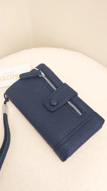 Handle bags with sleek hardware for sophistication -Georgia Wallet- Navy