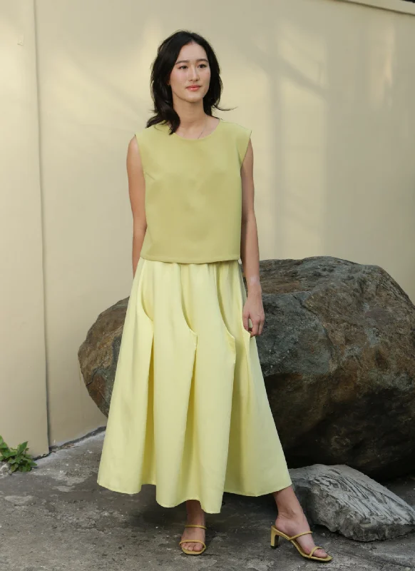 Minimalist Dresses for Simplicity -Cloud Burst 8-Pleated Pocket Skirt w/Elastic in Lemon