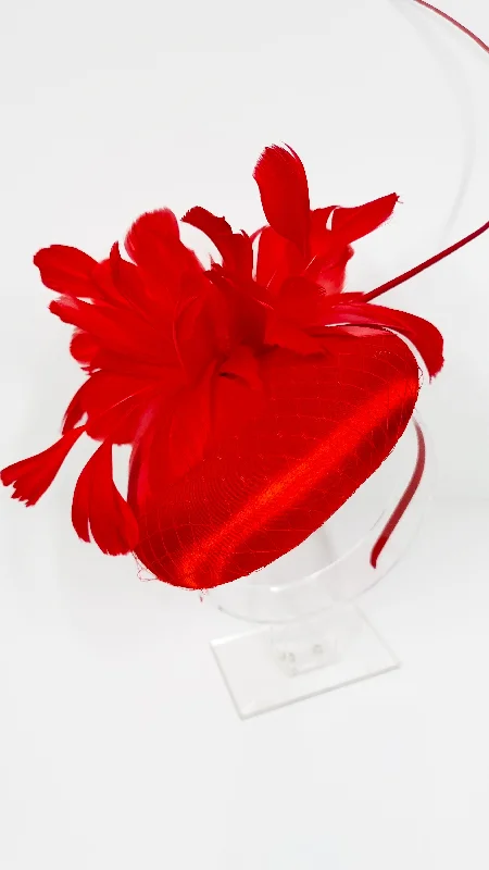 Handle bags with sleek hardware for sophistication -Paula Fascinator- Red