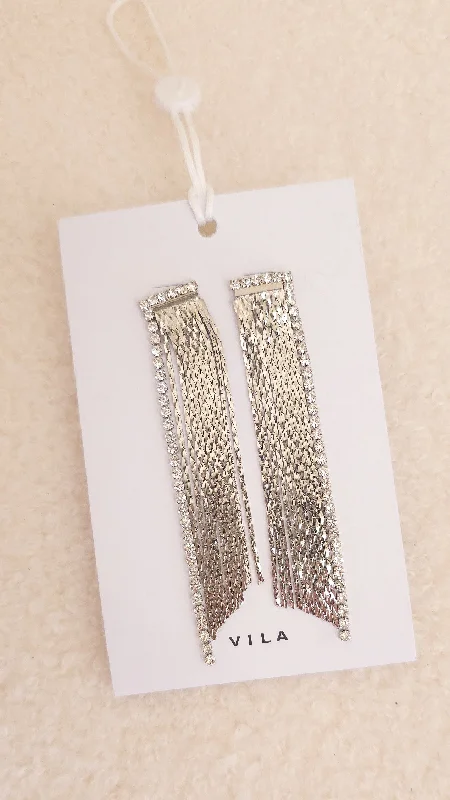 Handle bags with sturdy canvas for longevity -Kendall Silver Earrings