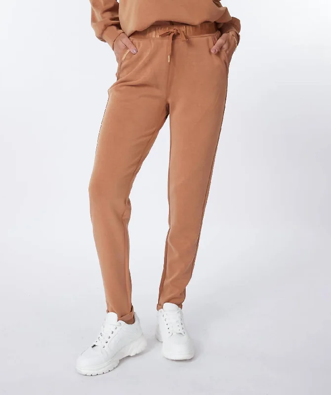 Tight office trousers for women with professional cut and flattering fit -Women's Trouser Jogger In Copper