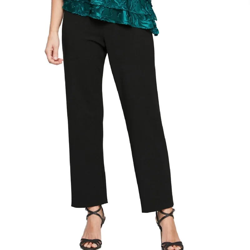 Statement tight trousers for women with bold color options for fashion-forward looks -Slim Leg Pant In Black